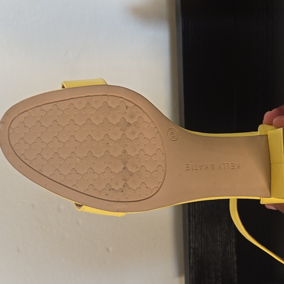 Block Heel - Picture 4 of 7